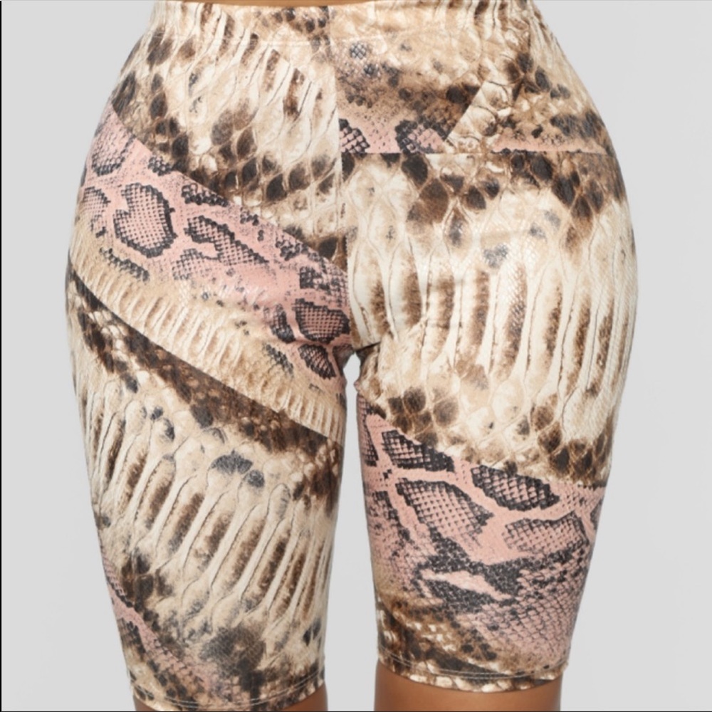 🌟Fashion nova biker shorts🌟